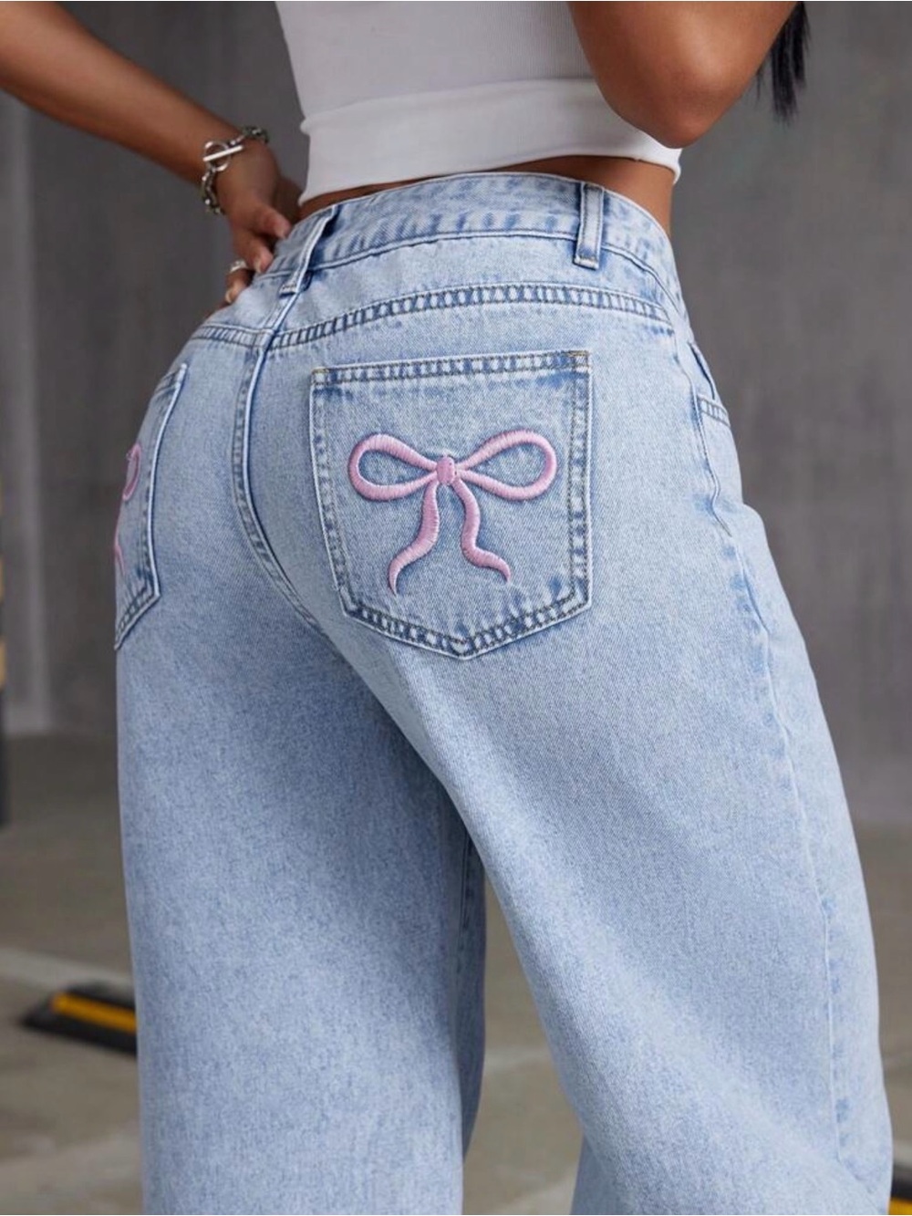 High-Rise Wide Leg Jeans in Washed Blue